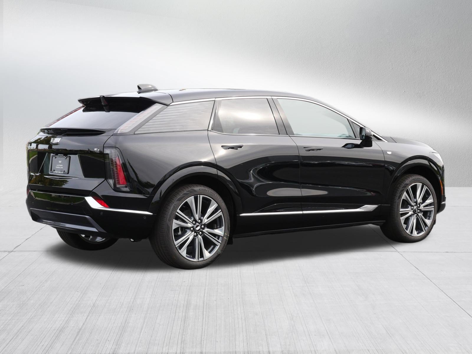 New 2027 Cadillac Optiq Premium Luxury w/ LPO, Floor Liner Package AWD/4WD image 7