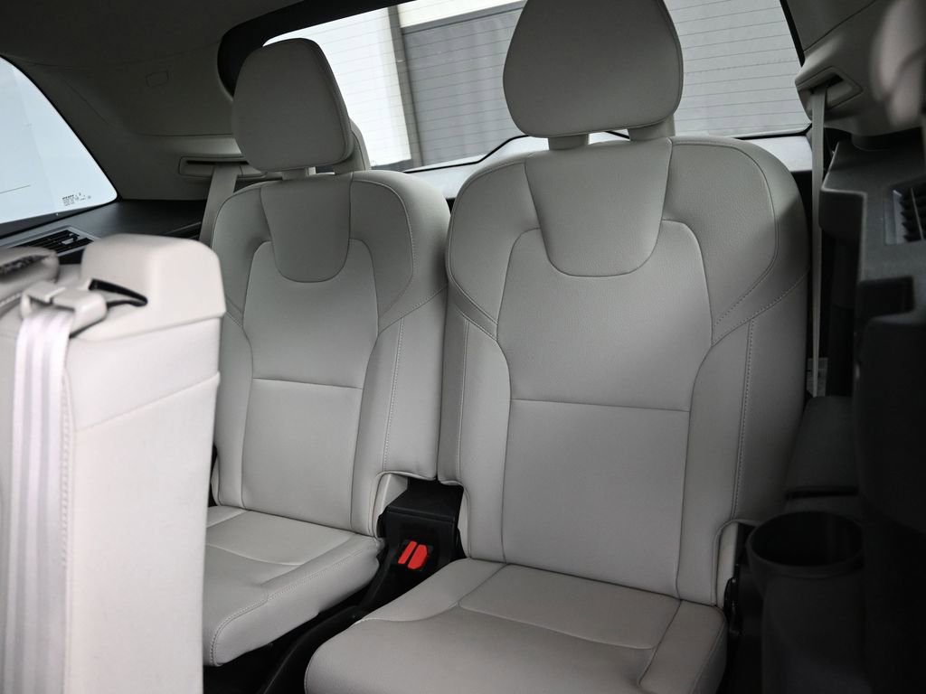 Used 2023 Volvo XC90 B5 Plus w/ Protection Package Premier image 13