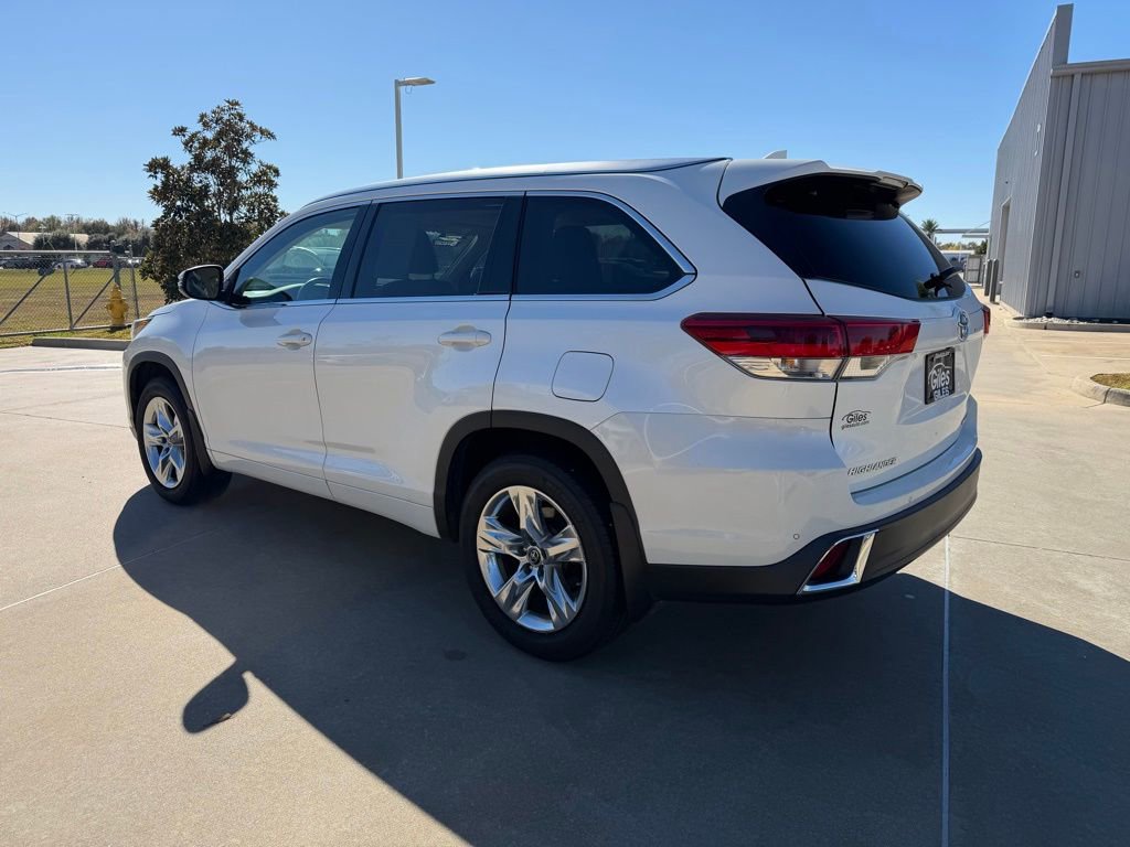 Used 2018 Toyota Highlander Limited image 3