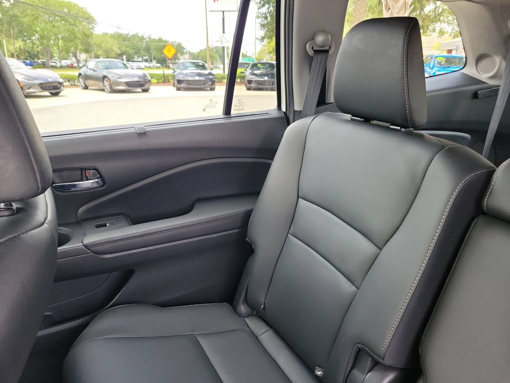 Used 2021 Honda Pilot Touring image 11