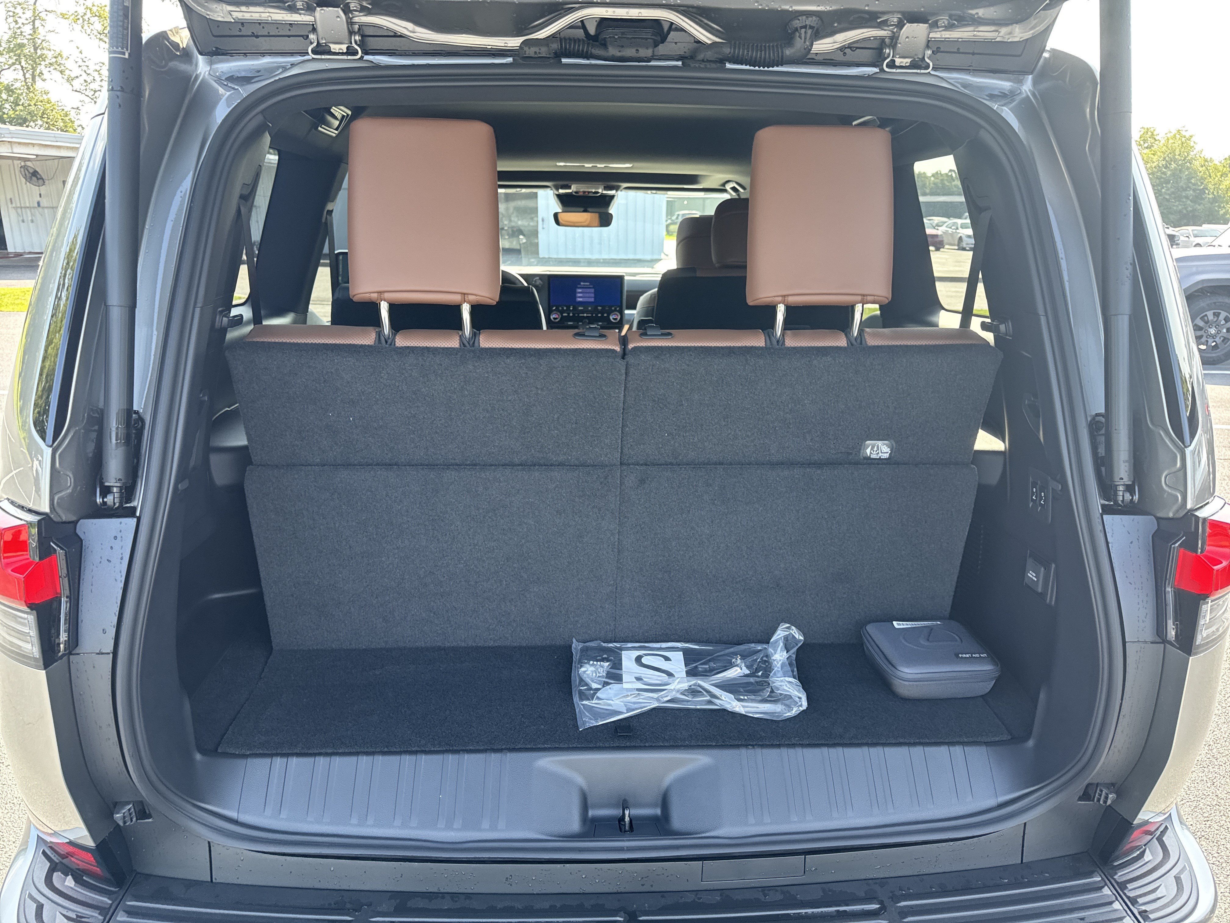 Used 2026 Lexus GX 550 w/ Cold Area Package AWD/4WD image 30