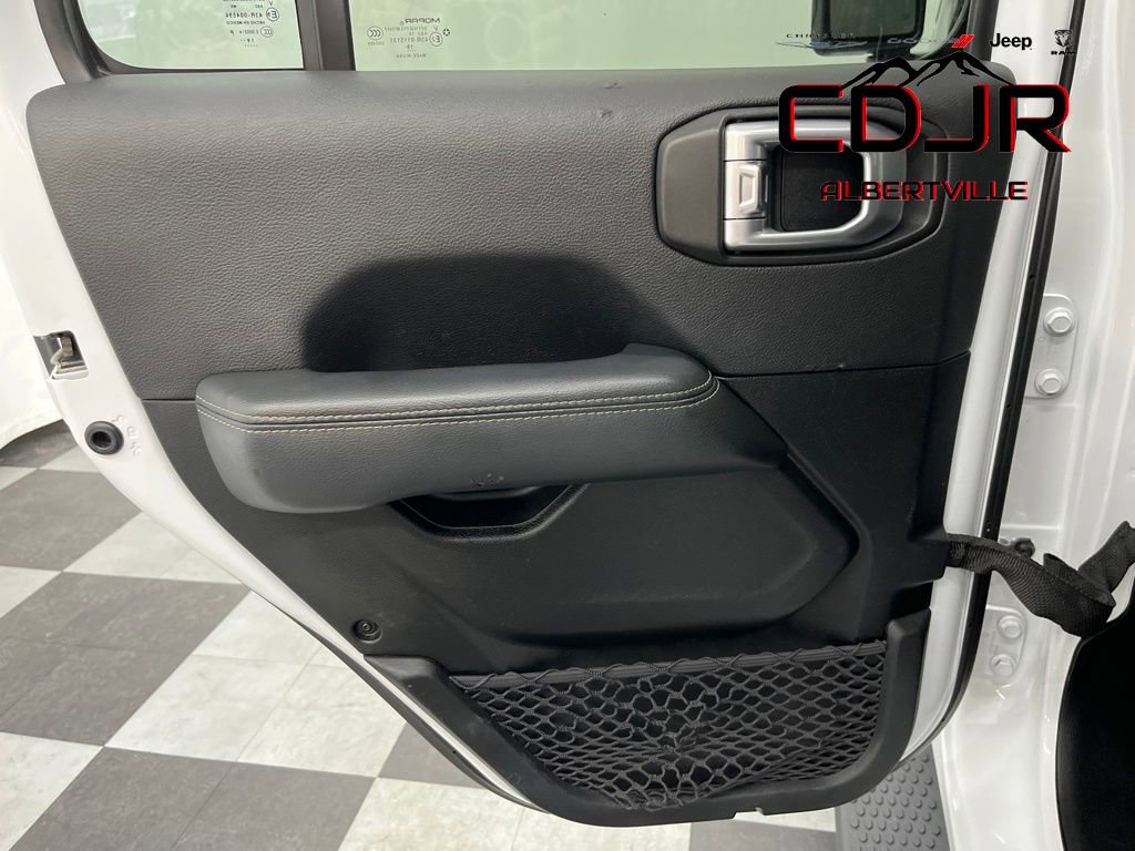 Used 2020 Jeep Wrangler Unlimited Sahara image 18