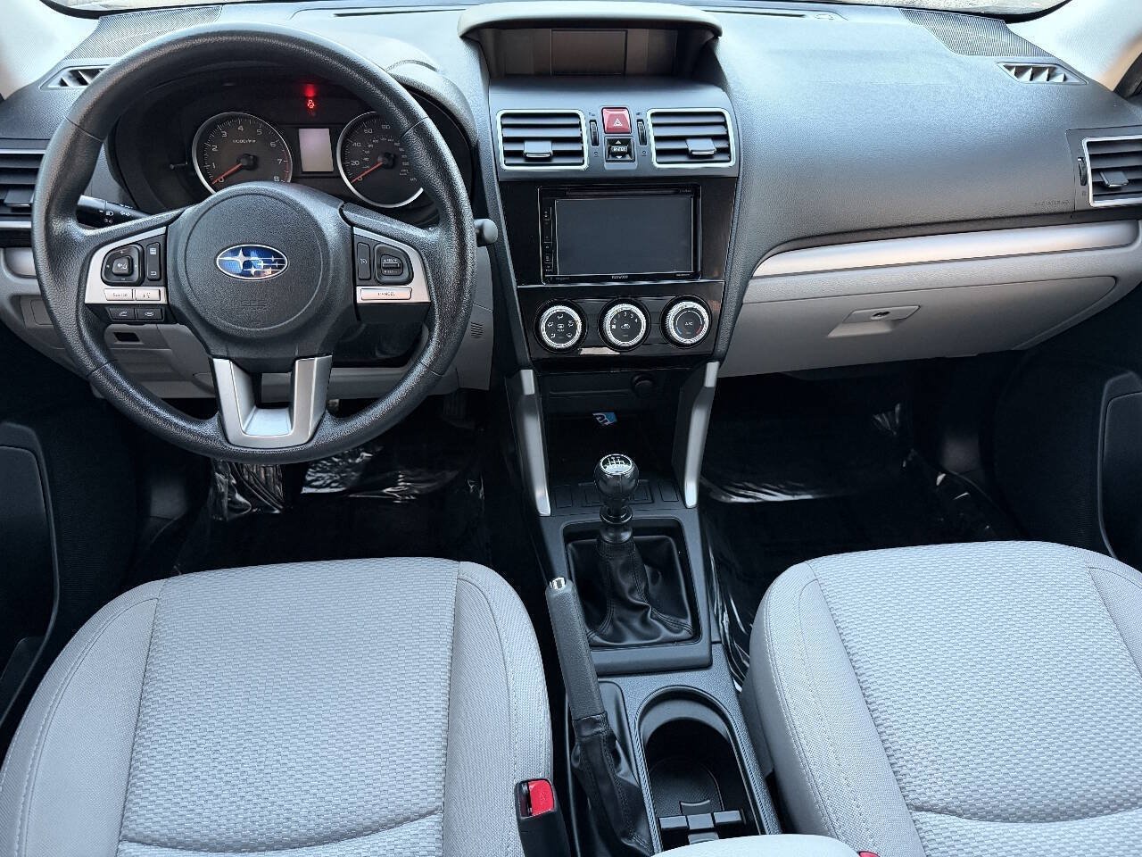 Used 2017 Subaru Forester 2.5i AWD/4WD image 16