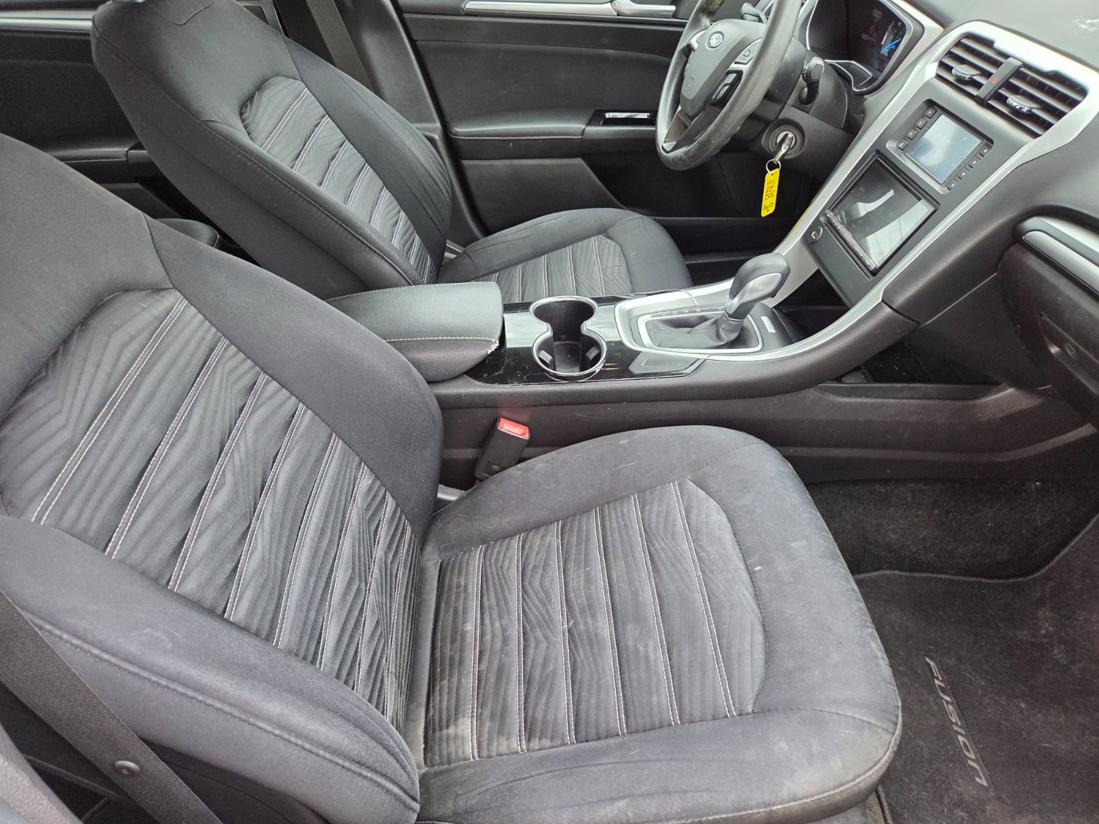 Used 2016 Ford Fusion SE FWD image 13