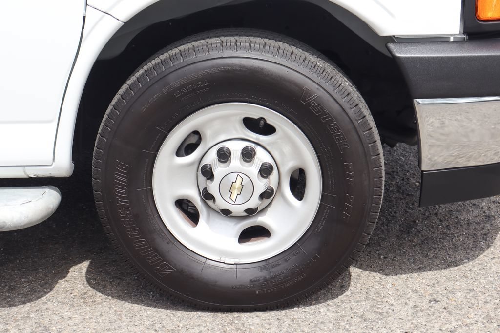 Used 2025 Chevrolet Express 2500 w/ Driver Convenience Package RWD image 38