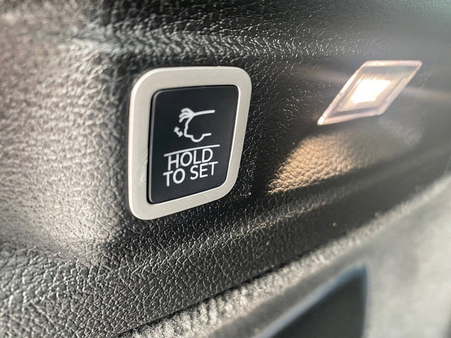 Used 2021 Jeep Grand Cherokee L Summit w/ Luxury Tech Group V image 14