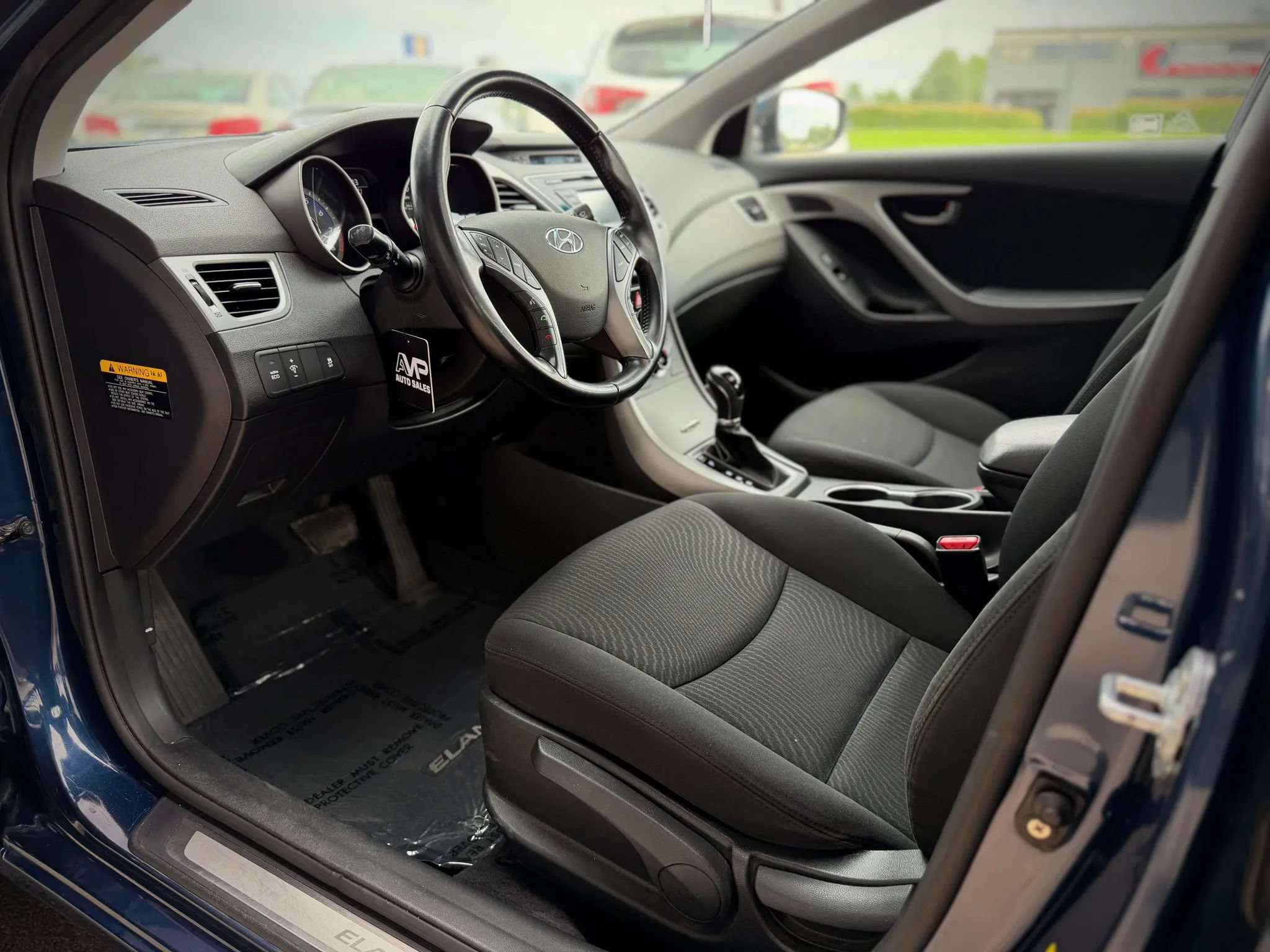 Used 2015 Hyundai Elantra SE w/ Option Group 03 FWD image 8