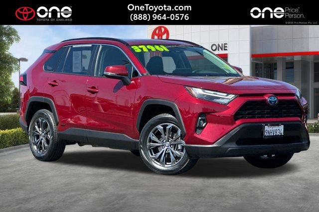 Used 2023 Toyota RAV4 XLE Premium AWD/4WD image 1