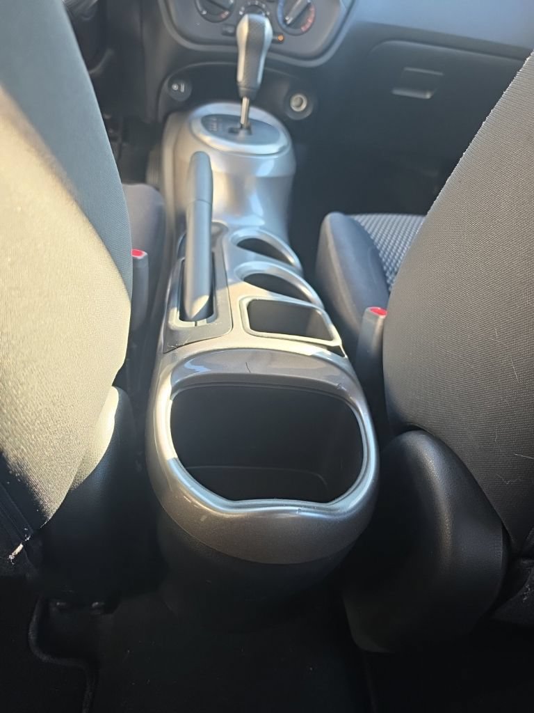 Used 2017 Nissan Juke S FWD image 16
