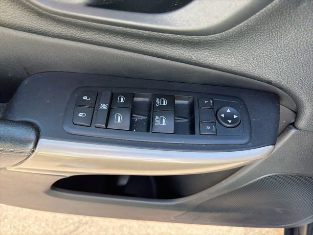 Used 2017 Jeep Cherokee Latitude w/ True North Edition AWD/4WD image 18