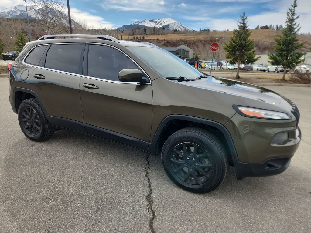 Used 2015 Jeep Cherokee Latitude w/ Comfort/Convenience Group AWD/4WD image 8