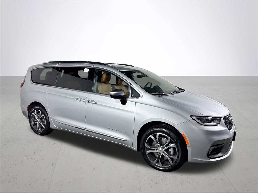 New 2026 Chrysler Pacifica Pinnacle image 4