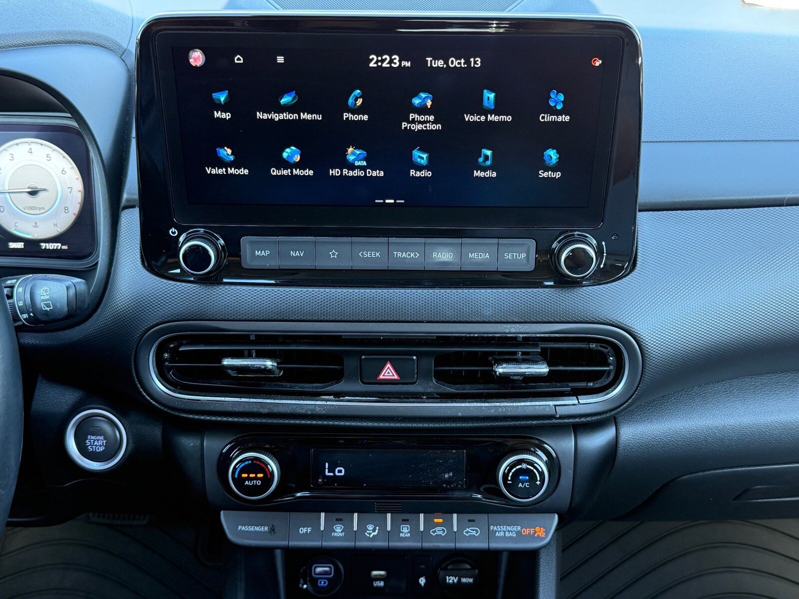 Used 2022 Hyundai Kona Limited w/ Winter Weather Package AWD/4WD image 17
