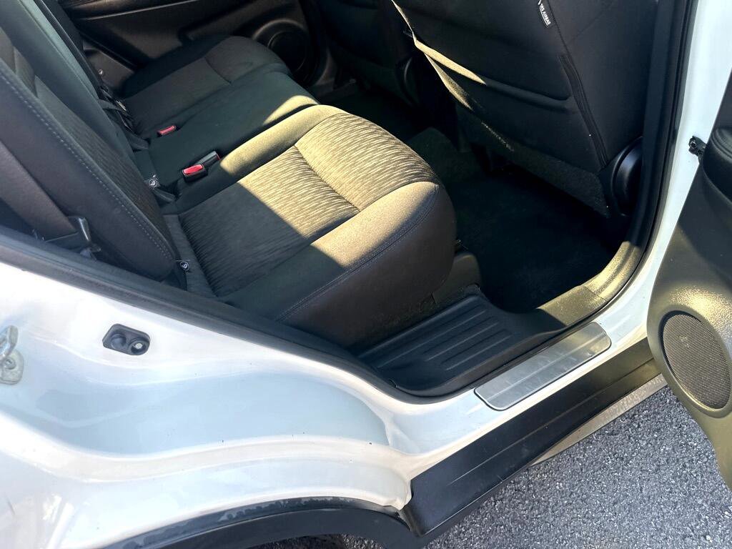 Used 2017 Nissan Rogue SV image 21