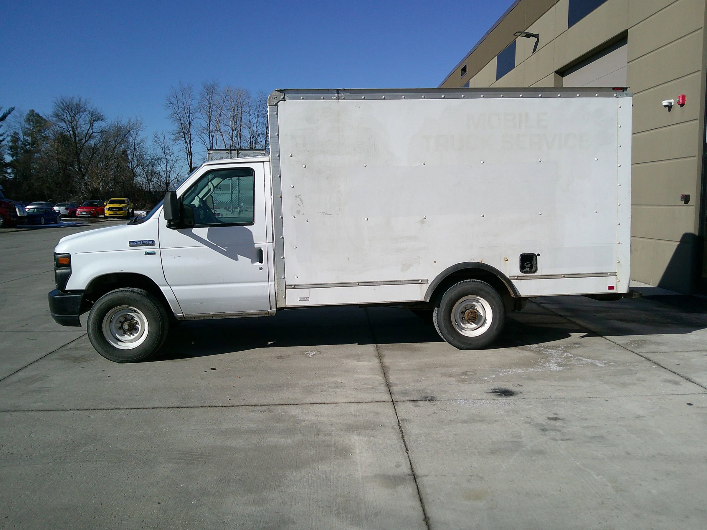 Used 2015 Ford E-350 and Econoline 350 Super Duty image 2