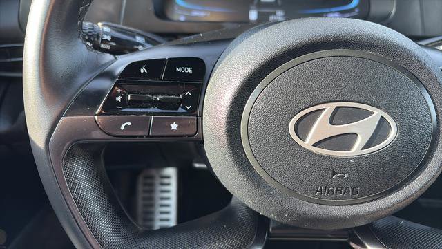 Used 2025 Hyundai Elantra Sport FWD image 14
