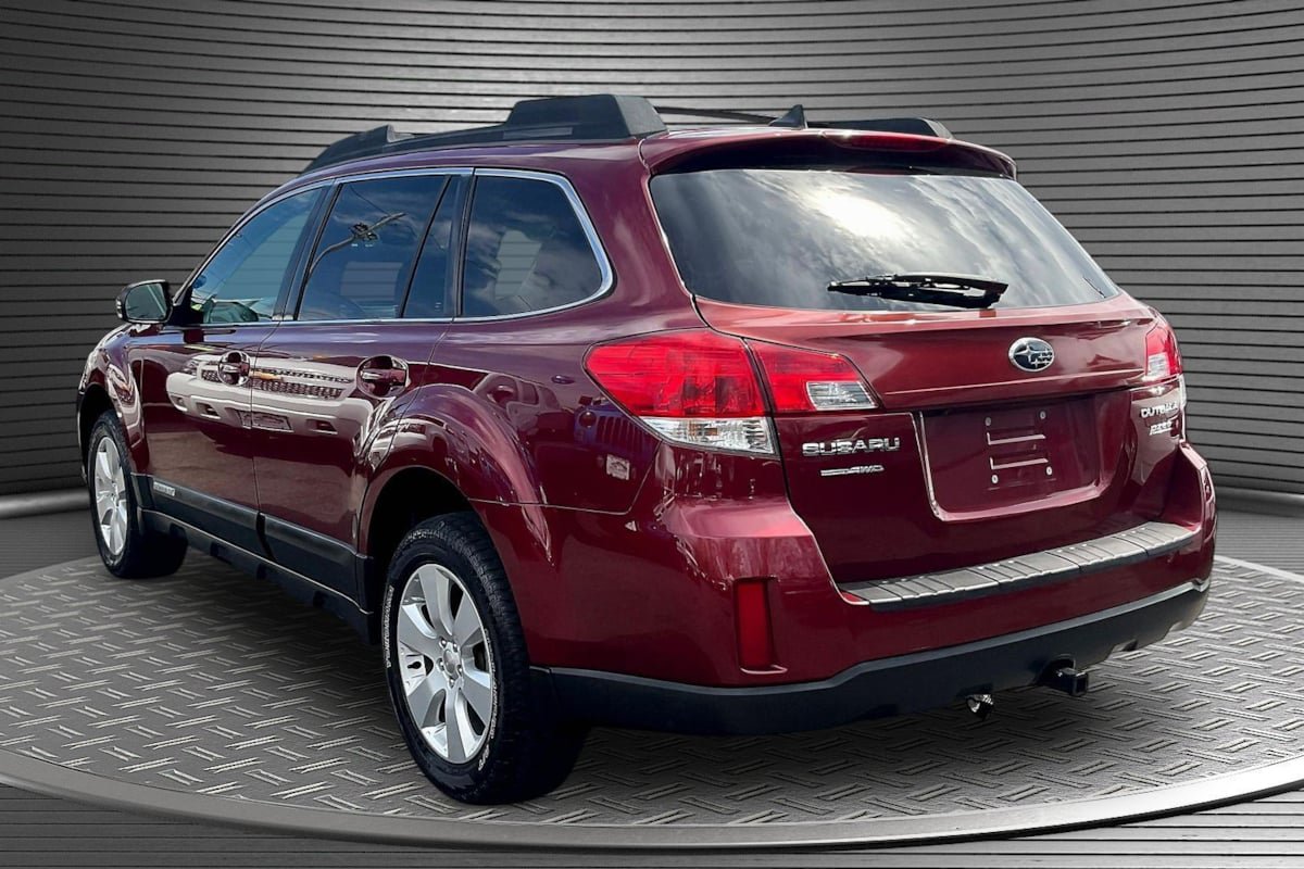 Used 2012 Subaru Outback 2.5i Premium AWD/4WD image 4