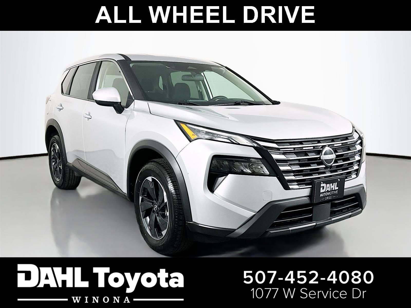 Used 2024 Nissan Rogue SV image 1