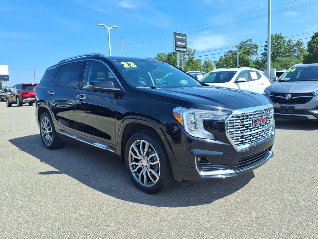 Used 2023 GMC Terrain Denali AWD/4WD image 3
