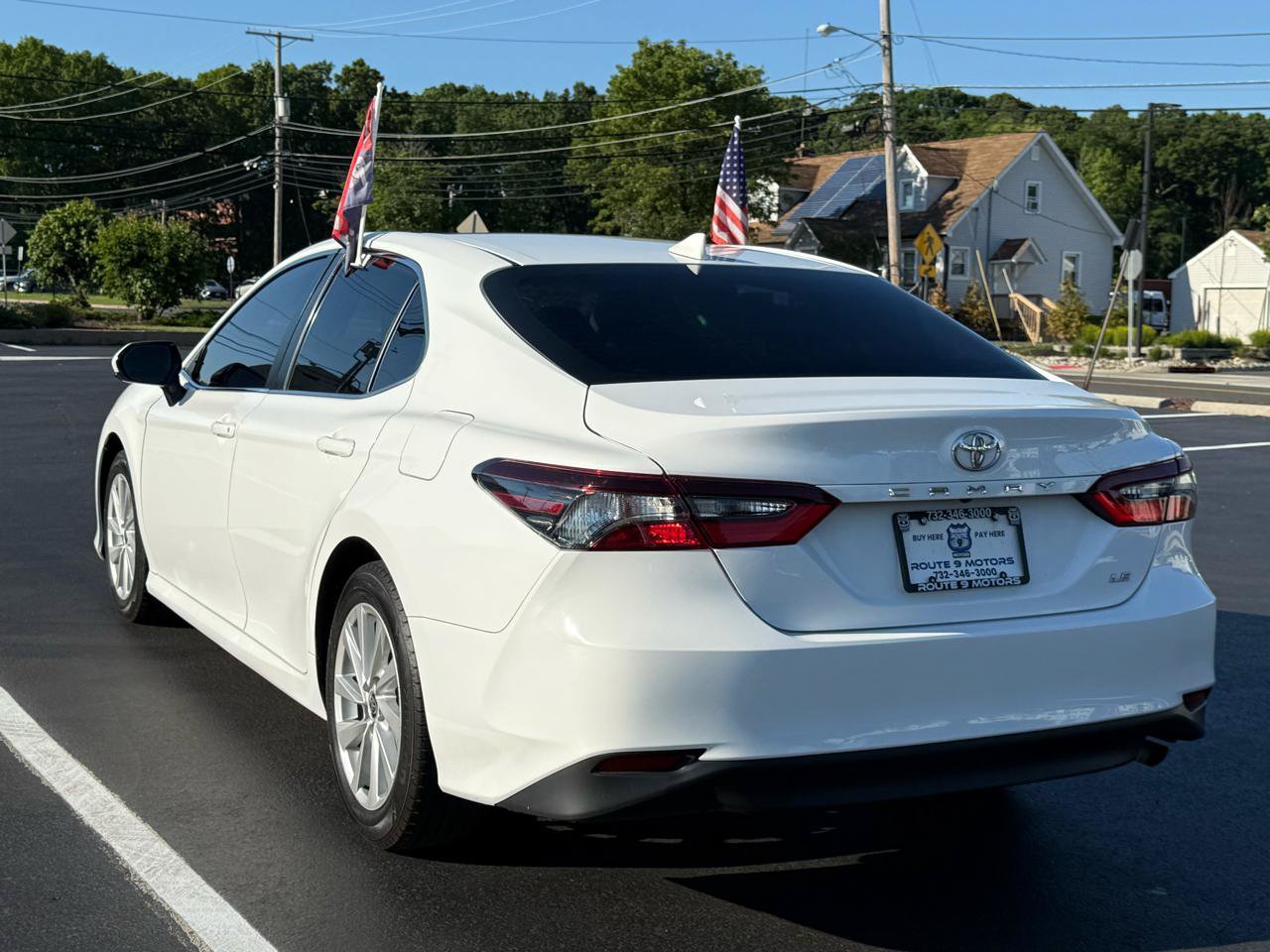 Used 2021 Toyota Camry LE FWD image 7