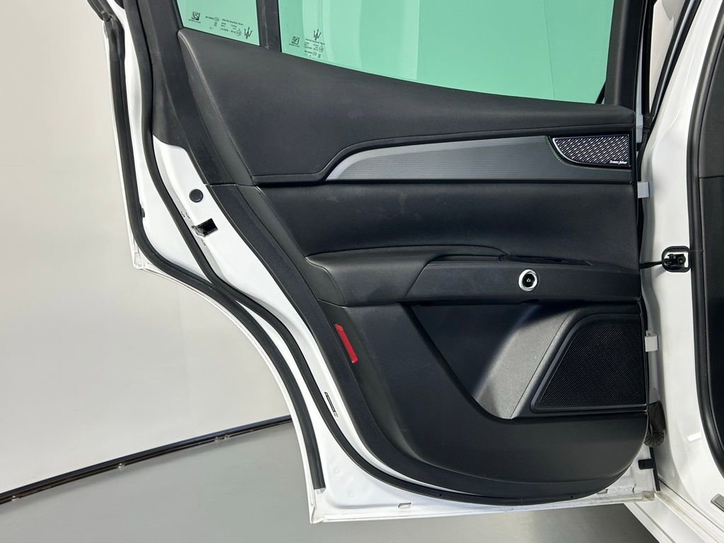 Used 2023 Maserati Grecale GT image 19