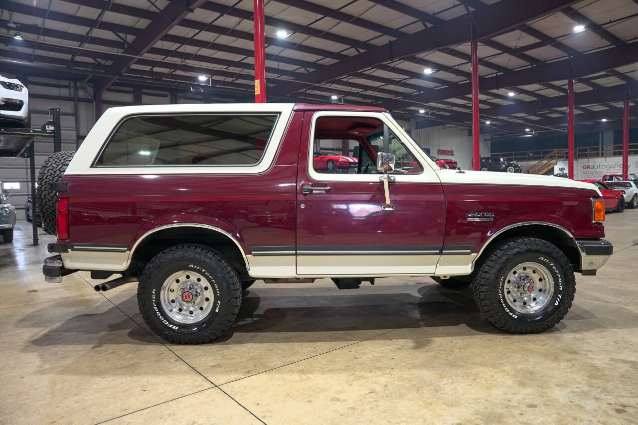 Used 1990 Ford Bronco XLT 2dr 4WD SUV image 22