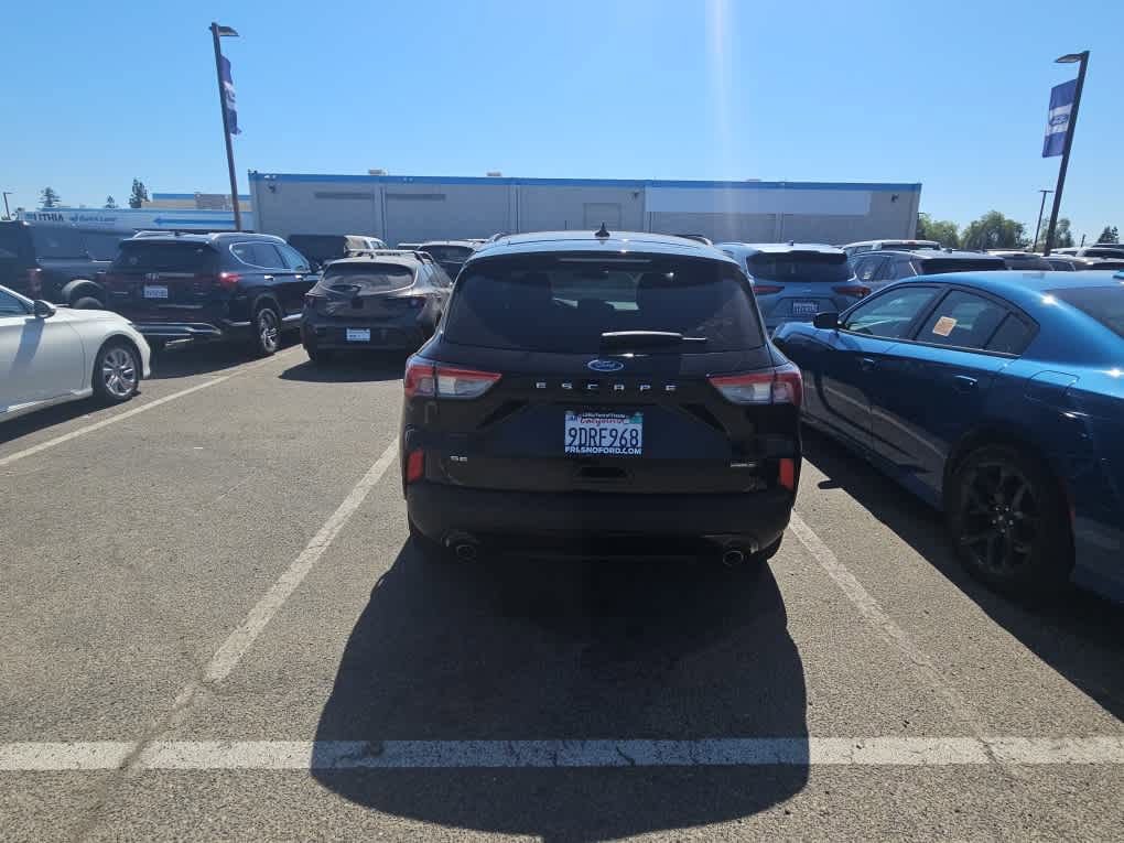 Used 2022 Ford Escape SE w/ SE Sport Appearance Package AWD/4WD image 7
