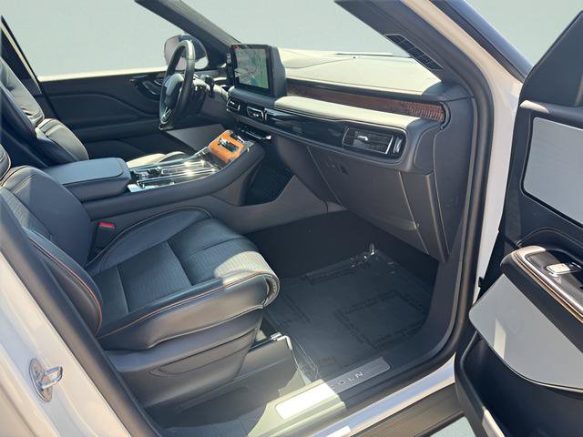 Used 2025 Lincoln Aviator Black Label w/ Black Label Special Edition image 25