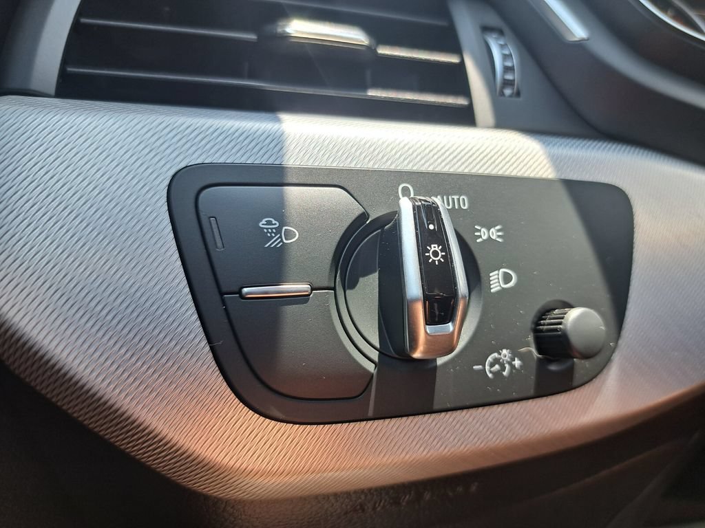 Used 2018 Audi A4 2.0T Ultra Premium FWD image 12