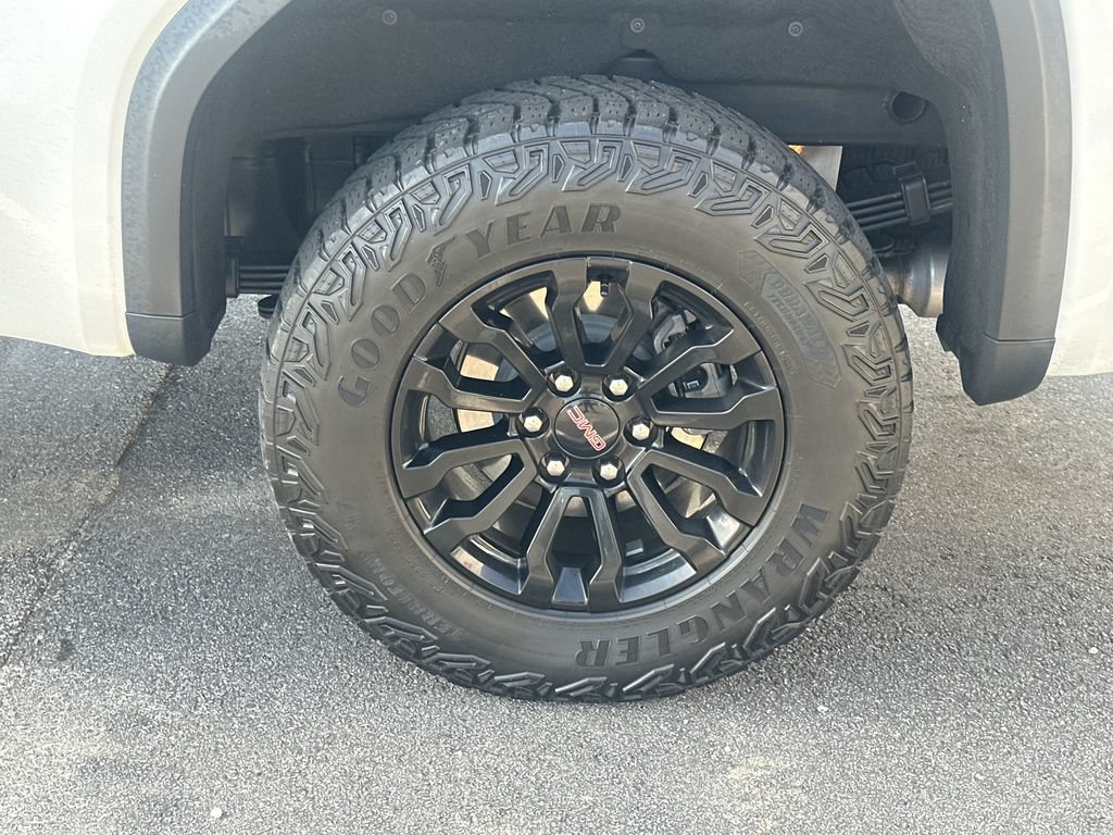 Used 2023 GMC Sierra 1500 AT4X AWD/4WD image 19