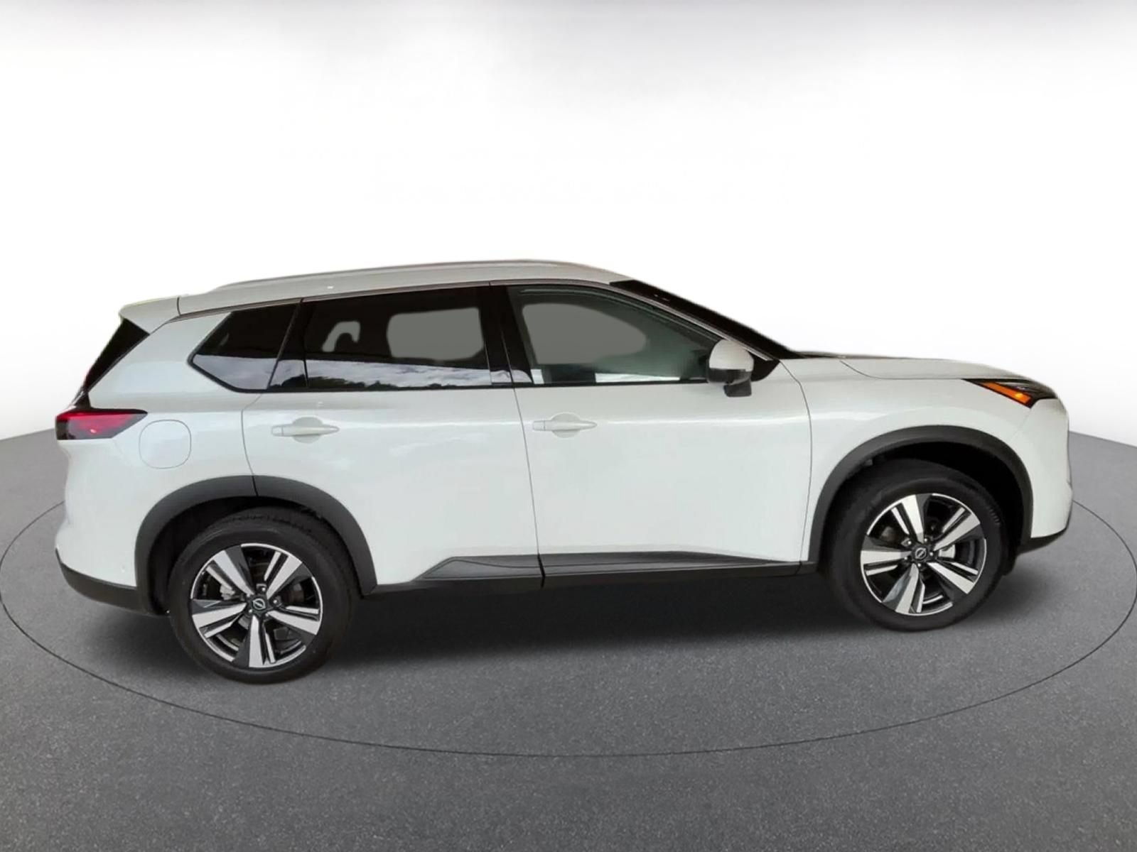 Used 2026 Nissan Rogue SL FWD image 15