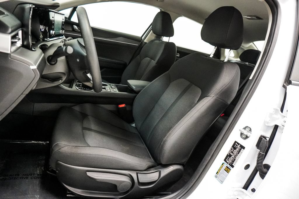 Used 2022 Kia K5 LXS FWD image 6