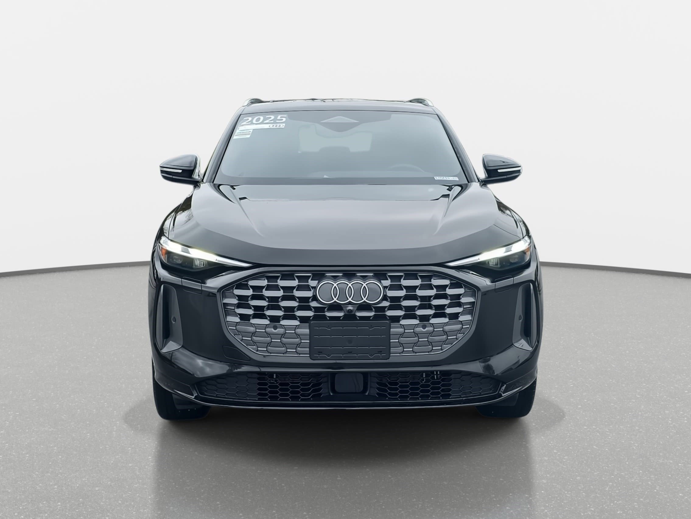 Certified 2025 Audi Q5 Premium w/ Convenience Package image 2