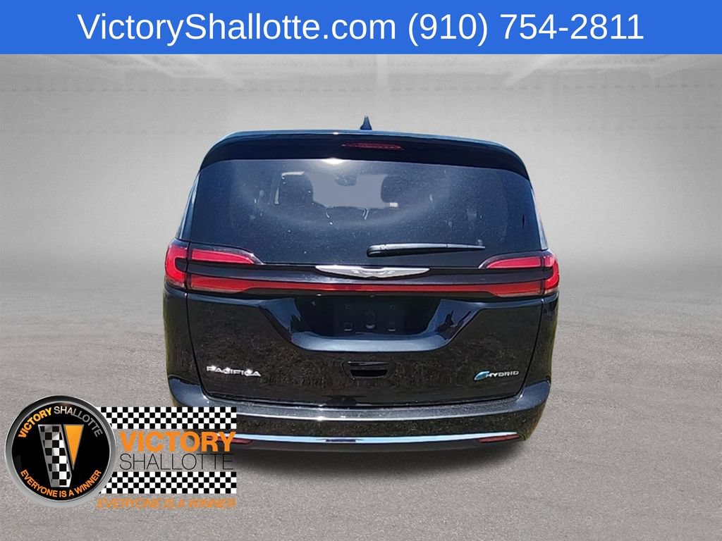 Certified 2024 Chrysler Pacifica Limited FWD image 29