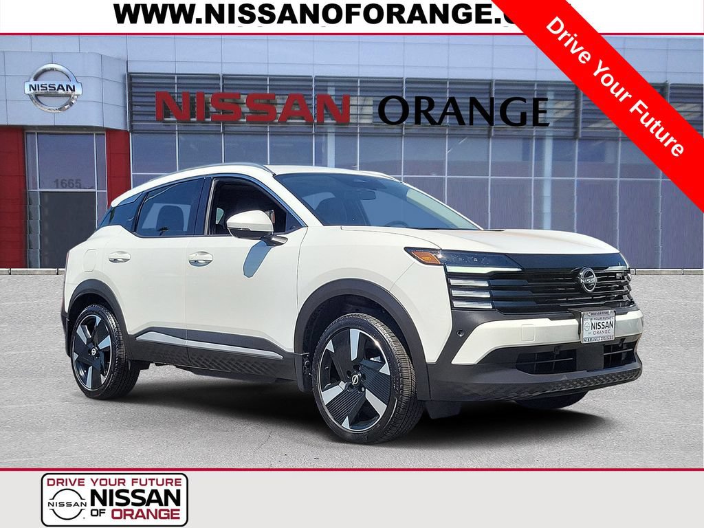 Used 2025 Nissan Kicks SR w/ SR Premium Package AWD/4WD image 1