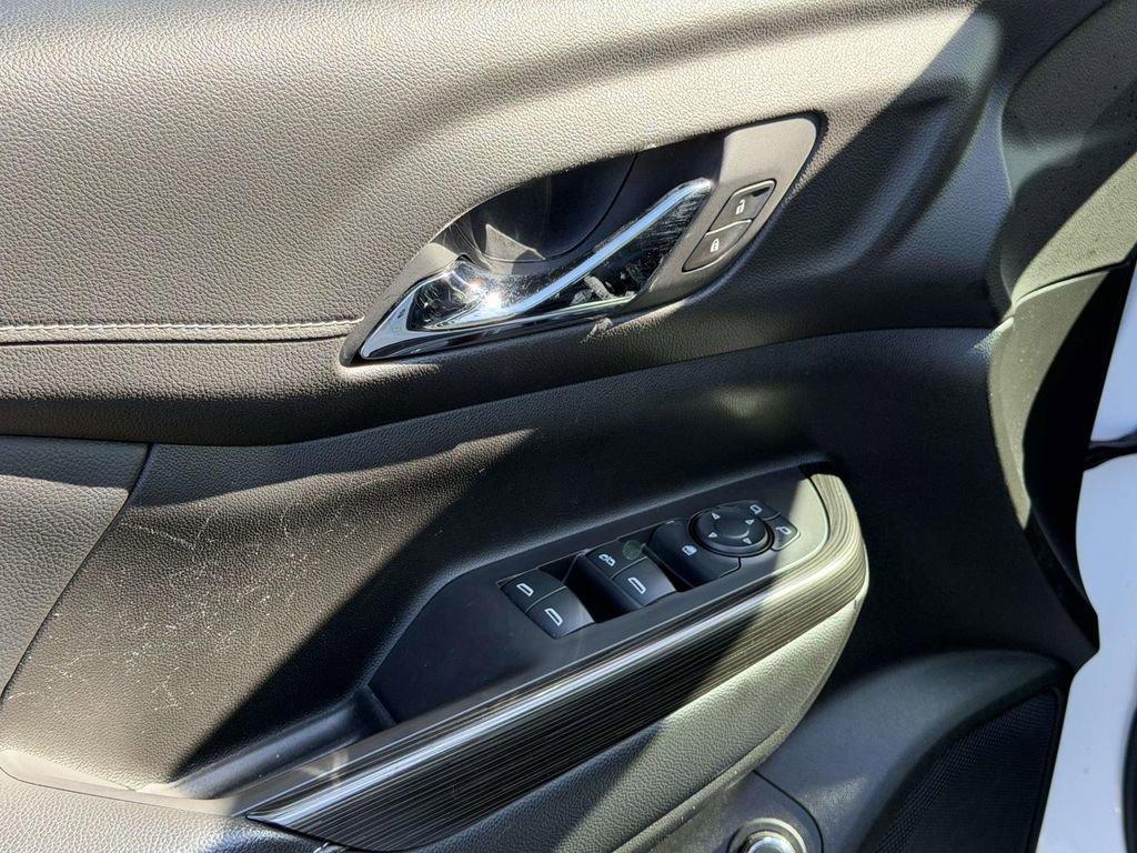 Used 2019 GMC Acadia SLT w/ Black Edition image 18