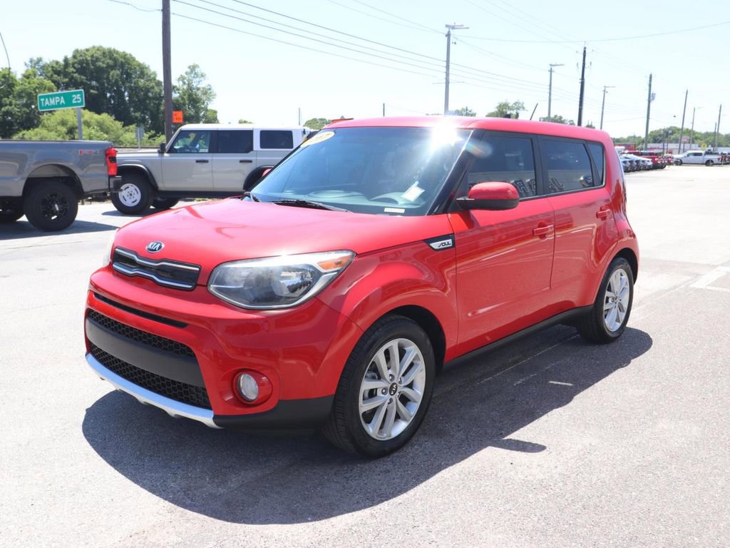 Used 2017 Kia Soul + image 5