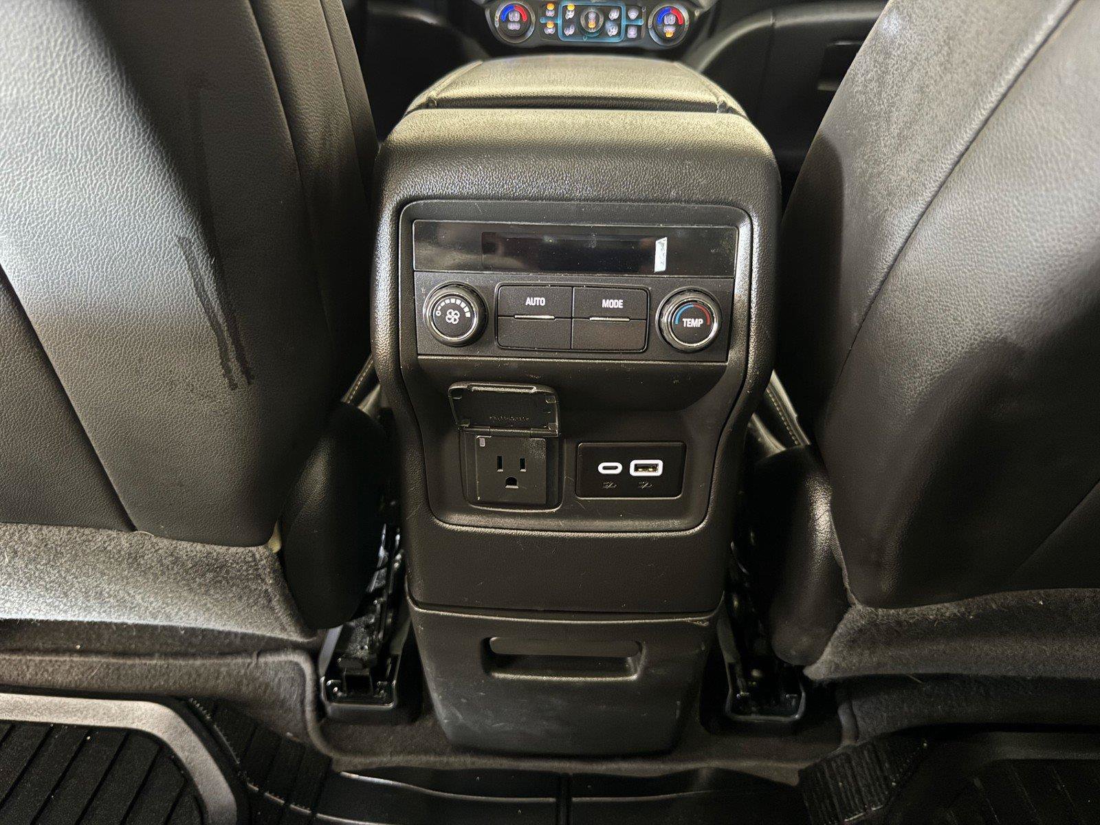 Used 2023 GMC Acadia SLT FWD image 34