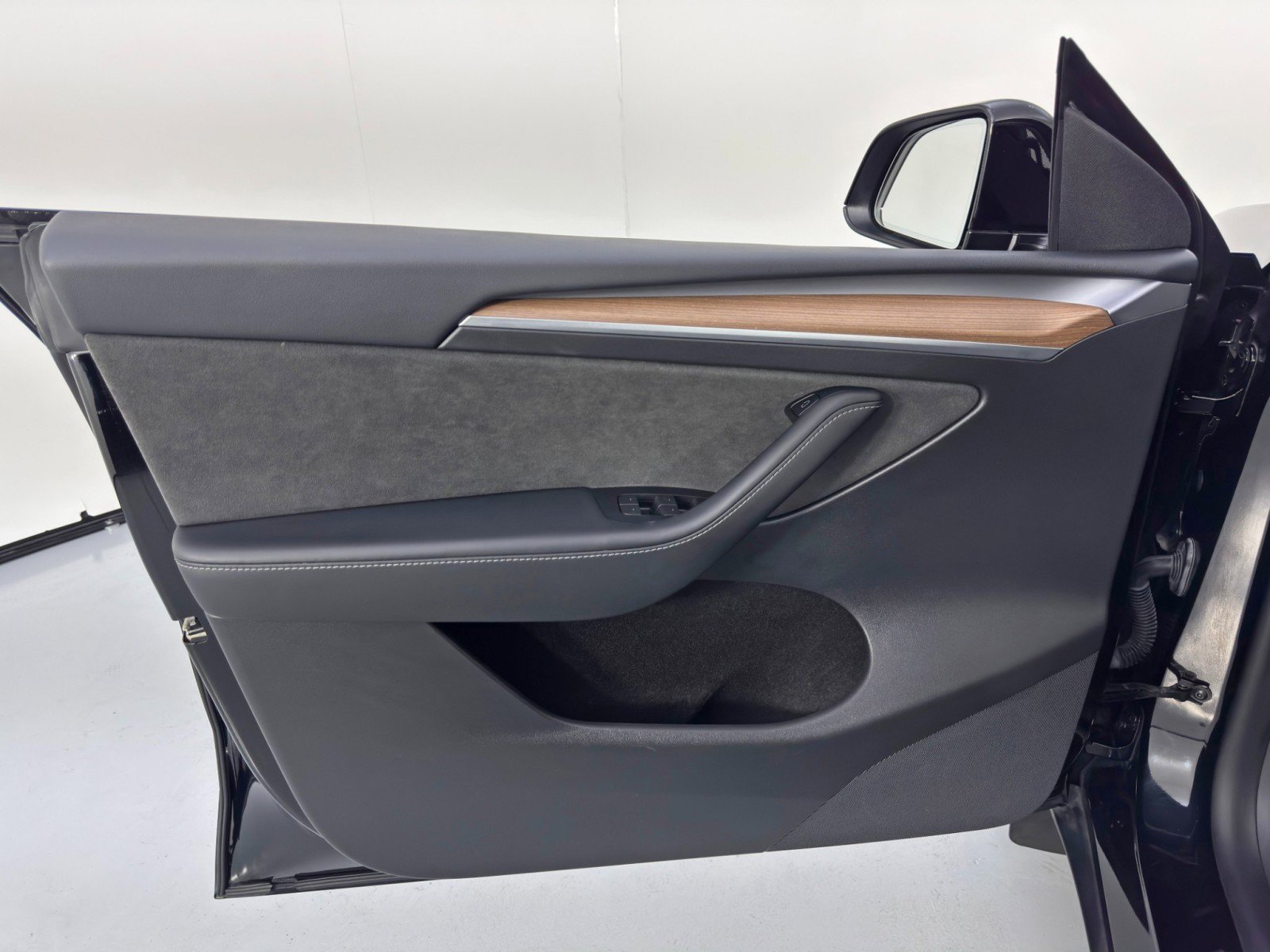 Used 2023 Tesla Model Y Performance image 42