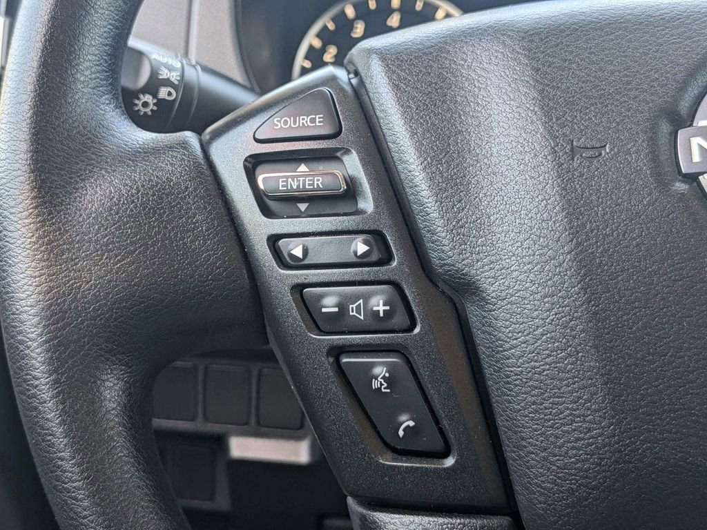 Used 2025 Nissan Frontier SV RWD image 23