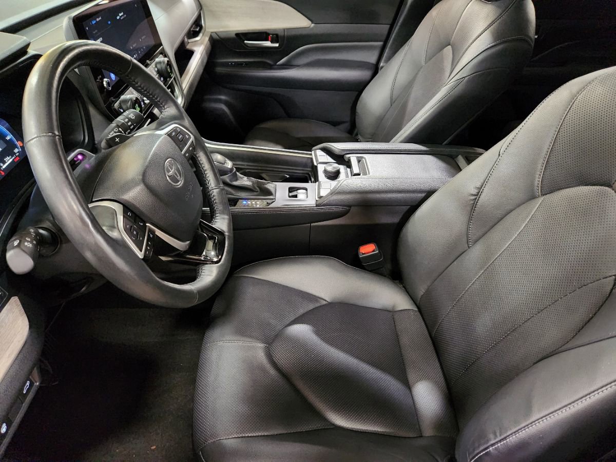 Used 2024 Toyota Grand Highlander AWD image 32