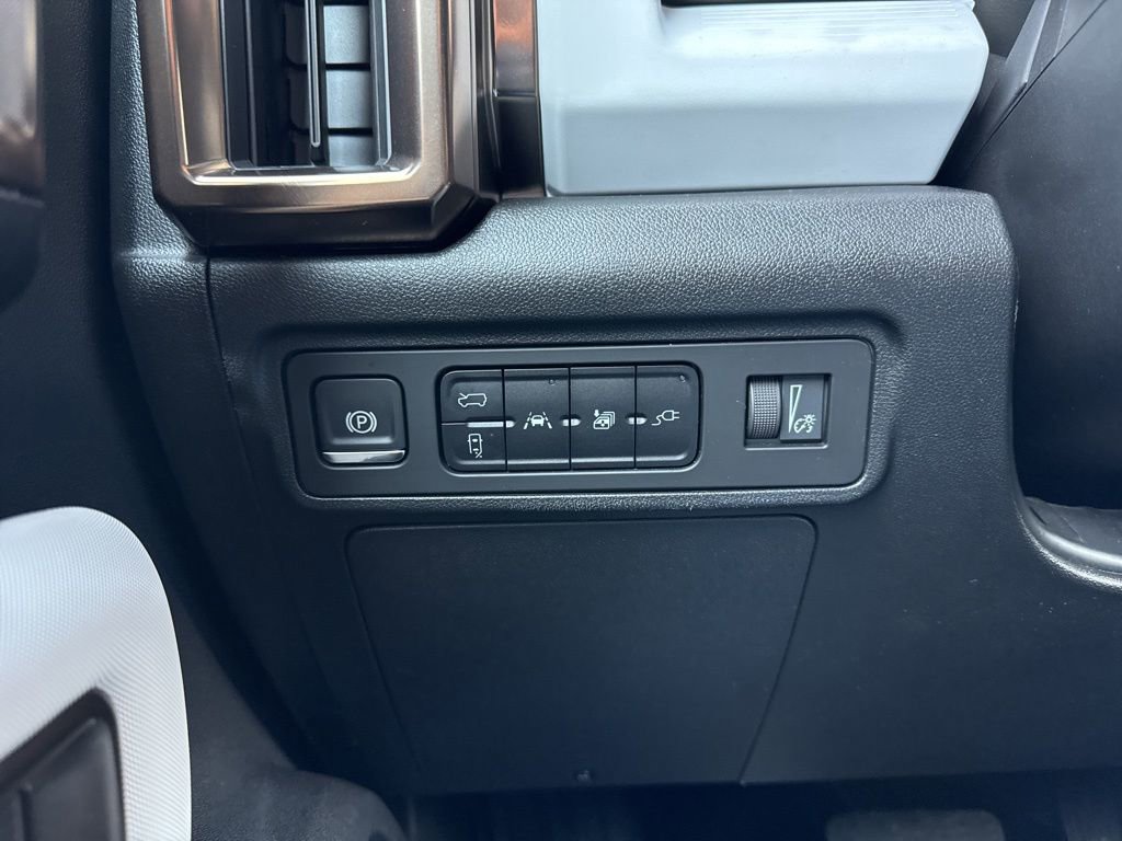 Used 2024 GMC Hummer EV 2X w/ Extreme Off-Road Package image 25