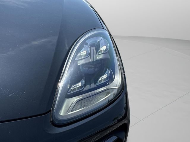 Used 2022 Porsche Cayenne Platinum Edition AWD/4WD image 46