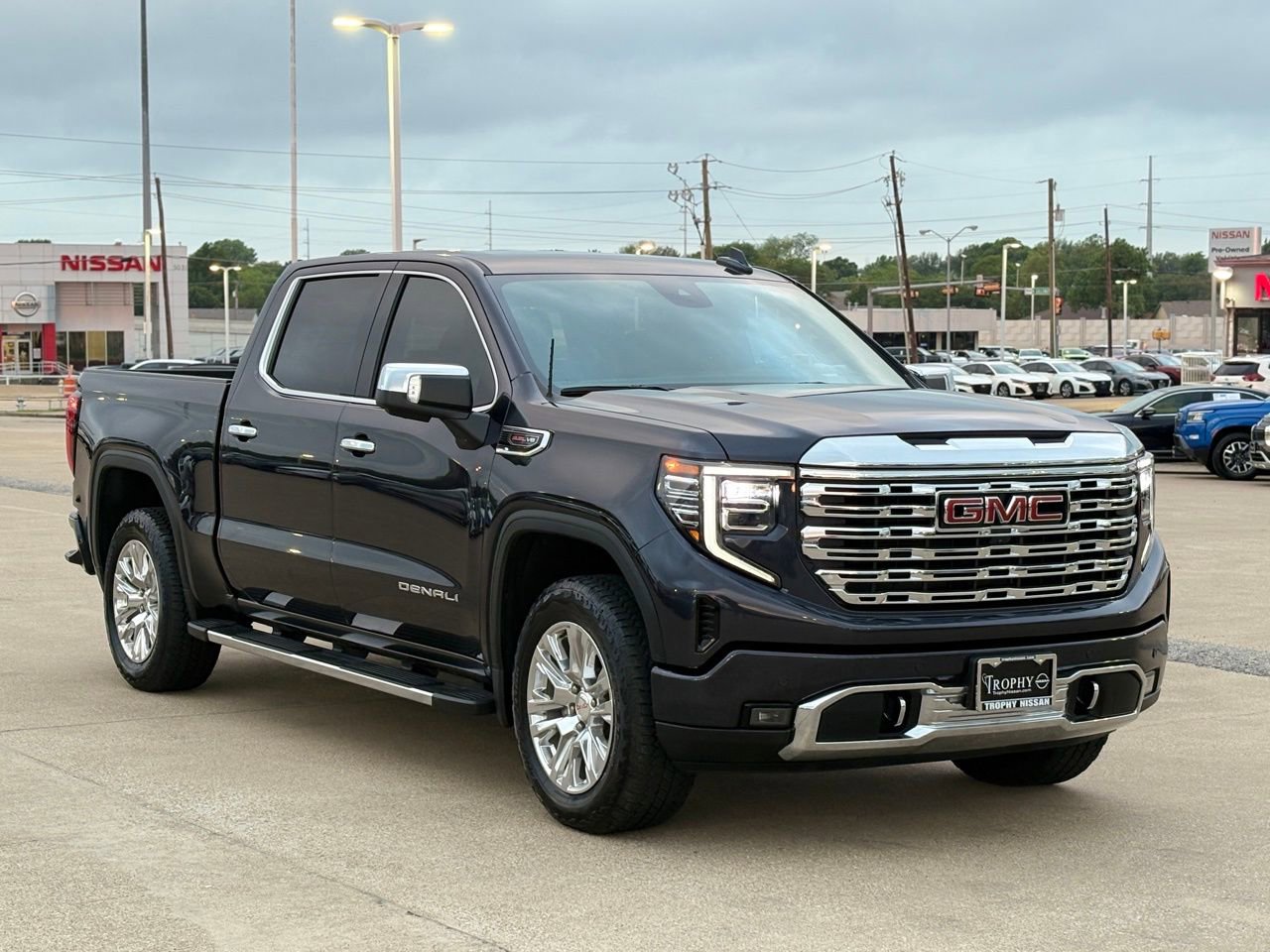 Used 2025 GMC Sierra 1500 Denali w/ Technology Package AWD/4WD image 6