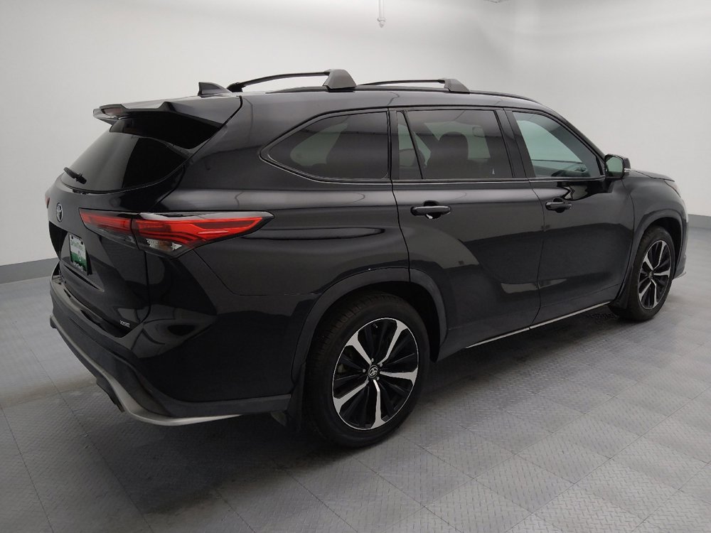 Used 2021 Toyota Highlander XSE FWD image 10
