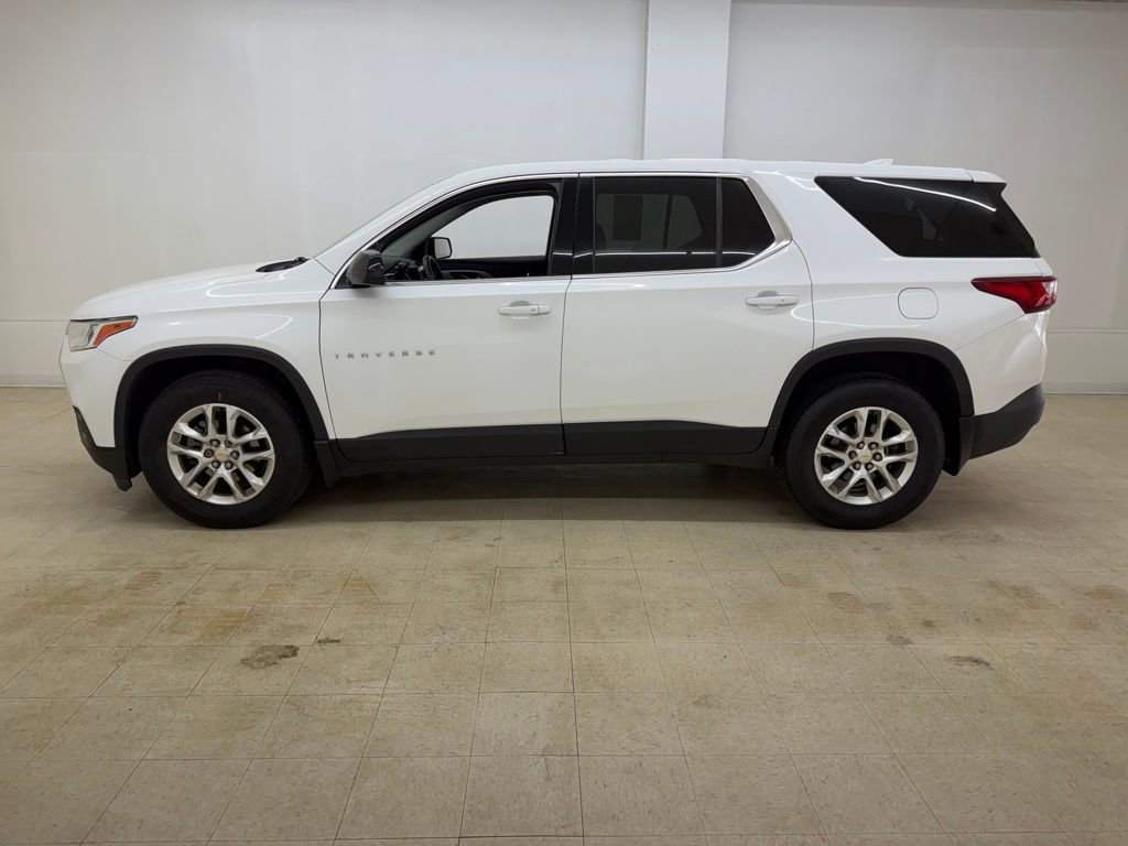 Used 2018 Chevrolet Traverse LS image 2