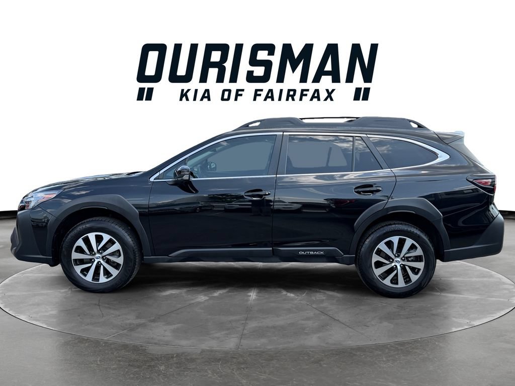 Used 2024 Subaru Outback Premium AWD/4WD image 3