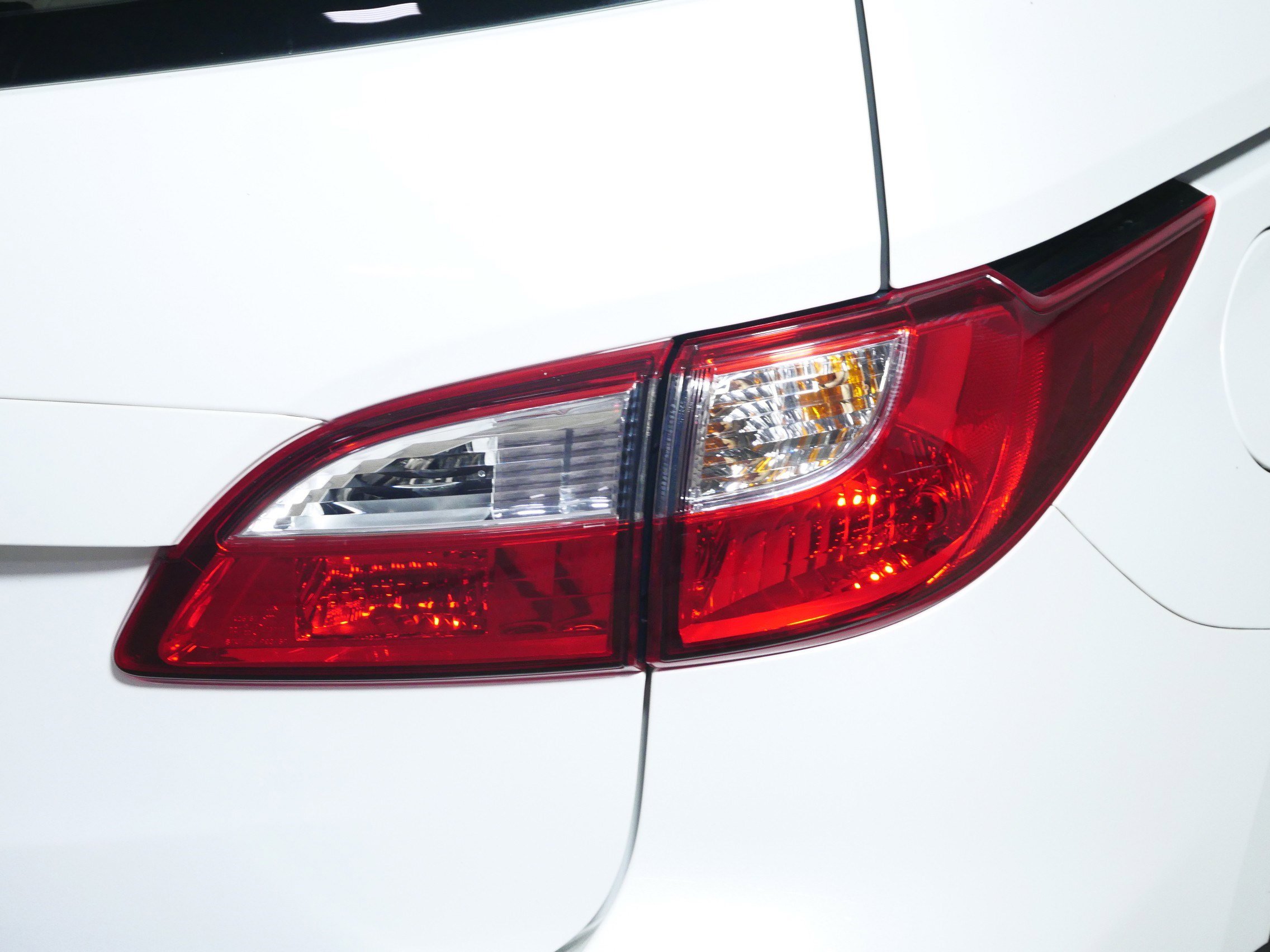 Used 2015 MAZDA MAZDA5 Sport image 17