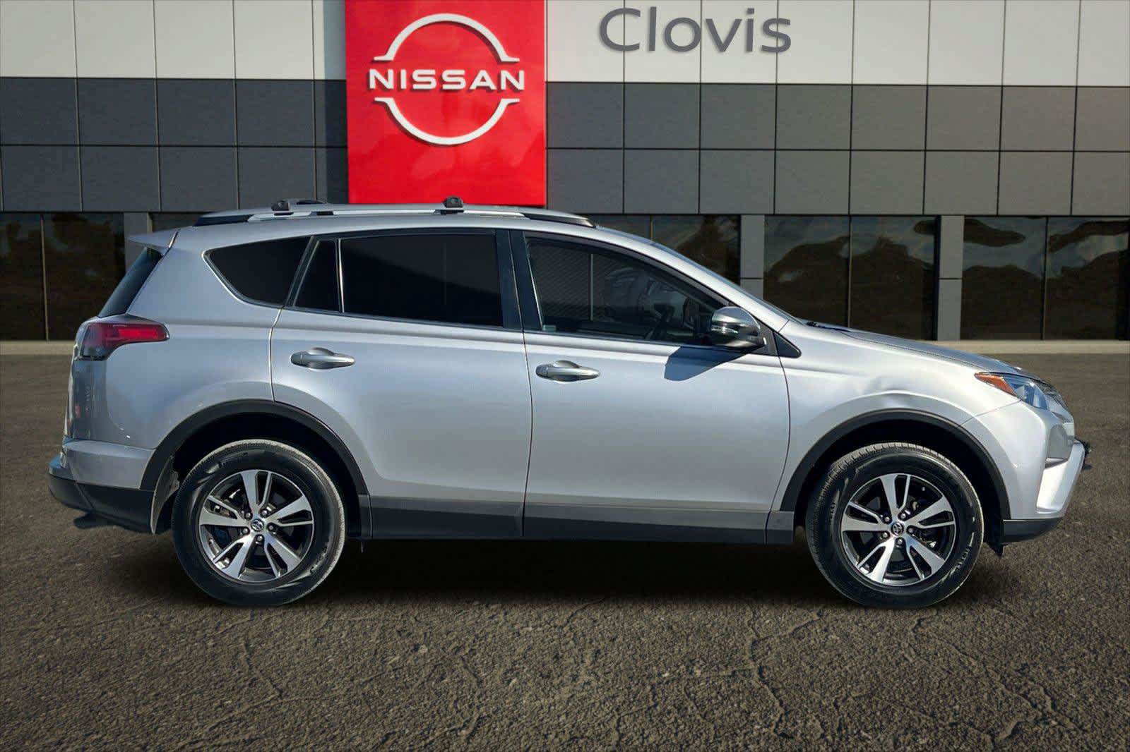 Used 2018 Toyota RAV4 XLE FWD image 9