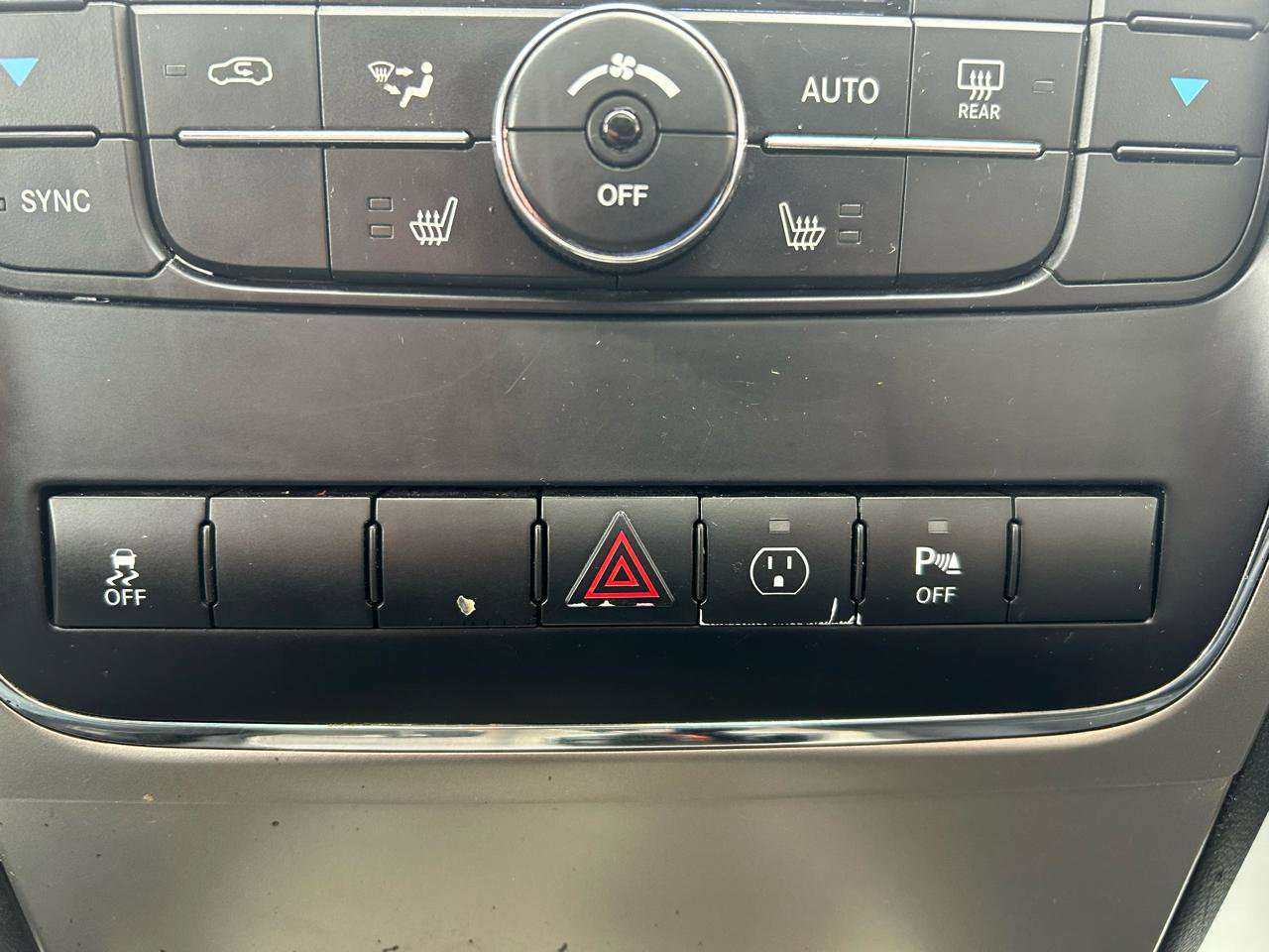 Used 2013 Jeep Grand Cherokee Limited image 26